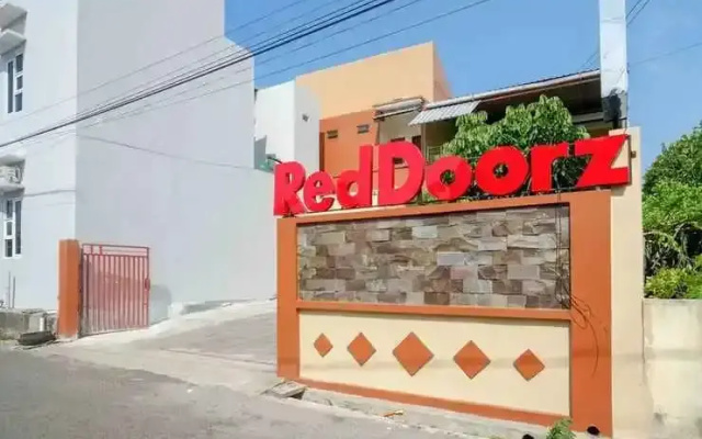RedDoorz Syariah near Kawasan Simpang Lima Pati