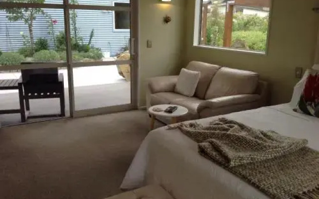 Alexandra Lookout B&B