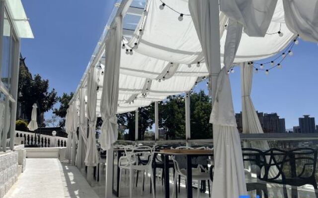 Dali Biyue Sea View Hotel