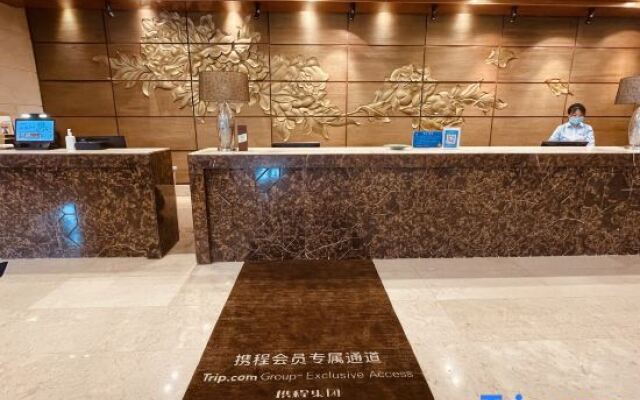 Yulong International Hotel