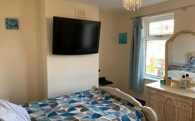 Busybee - Guest House- Self service