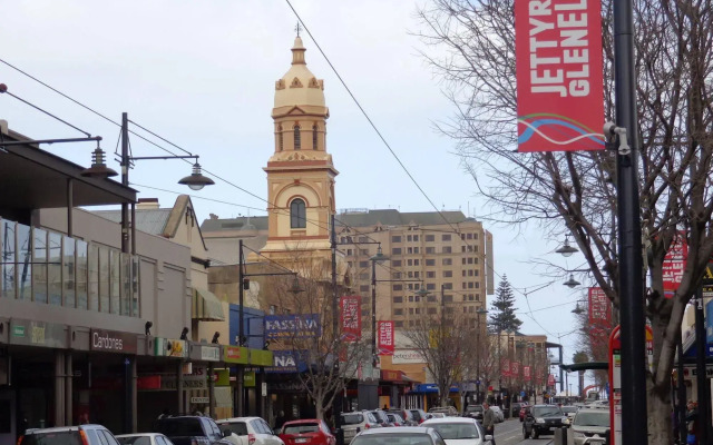Glenelg Gateway Apartments
