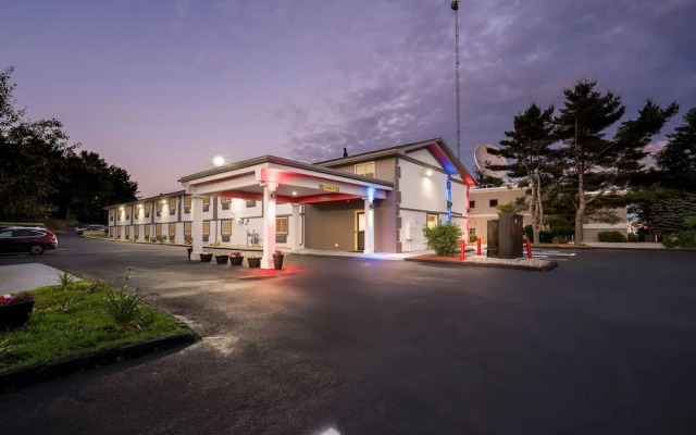 Super 8 Lewiston Auburn Area