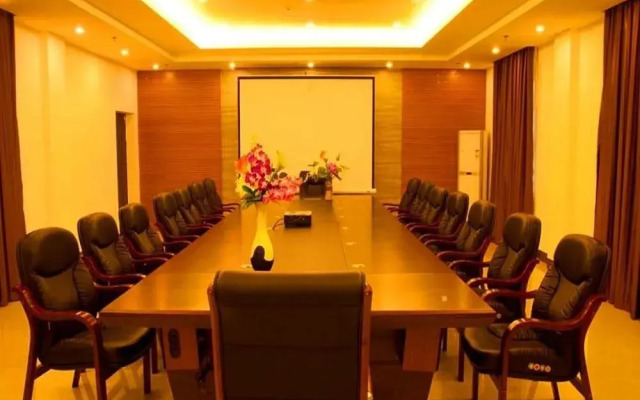 Nanning Hawks Holiday Hotel