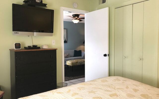 Las Palmas 121 Condo