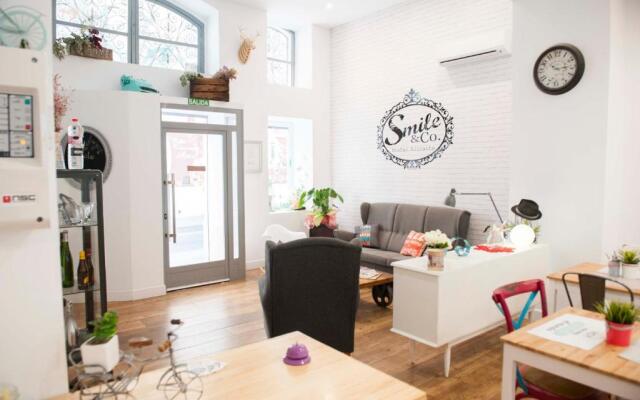 Smile & Co Hostal Boutique