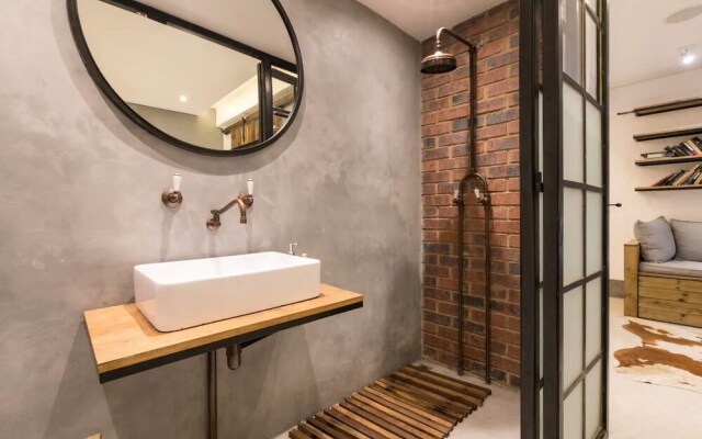 2nd Floor Fox Street Studios