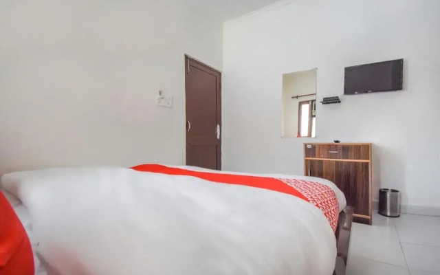 Oyo Flagship 71698 Gangotri Guest House