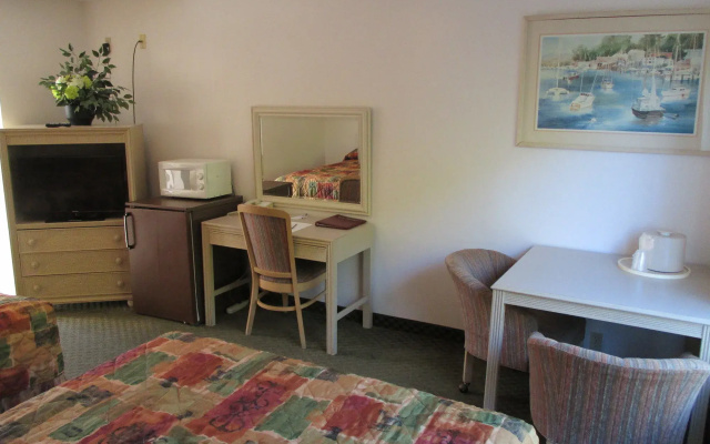 Newport Inn By OYO - Hwy 101