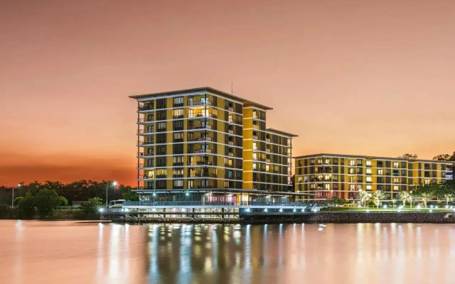 Penthouse-Level Waterfront Apartment (Adults Only)