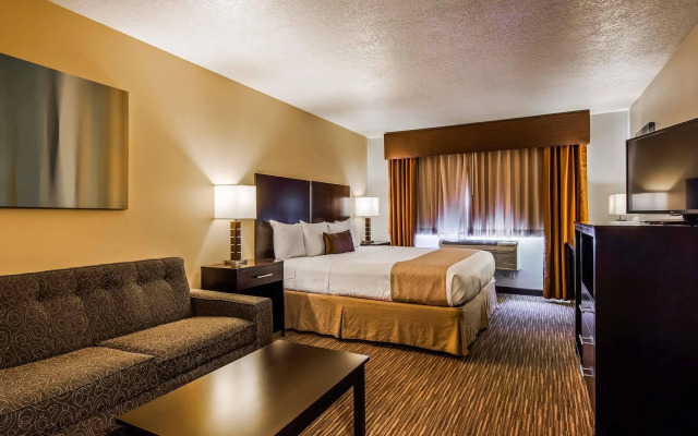 Best Western Plus The Four Corners Inn