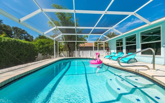 Blue Iguana 3 Bedroom Home by Redawning
