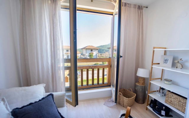 Studio 9, St John Park