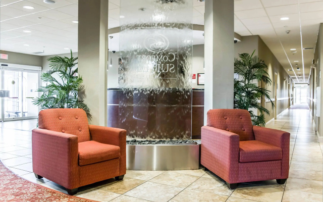 Comfort Suites Palm Bay - Melbourne