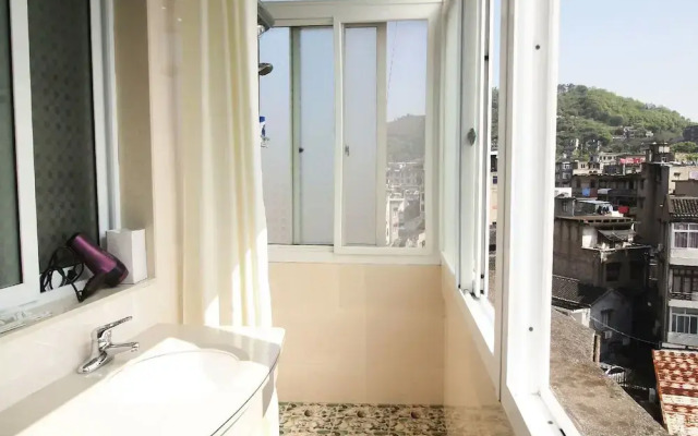 Xiang Shan Lin Hai Homestay