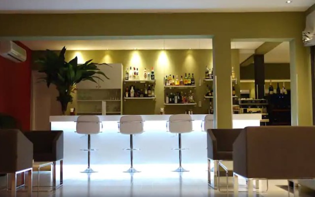 Magno Suites Hotel