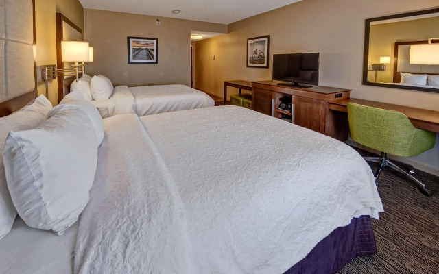 Hampton Inn by Hilton Dunn