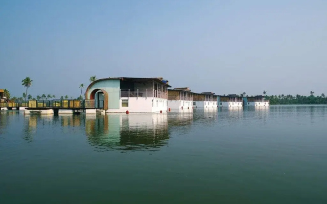 Aquatic Island by Poppys, Cochin