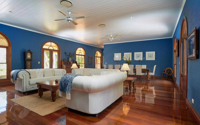 Victoria's at Ewingsdale