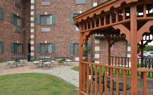 Country Hearth Inn & Suites Edwardsville St. Louis
