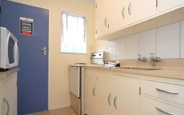 Frimley Lodge Motel