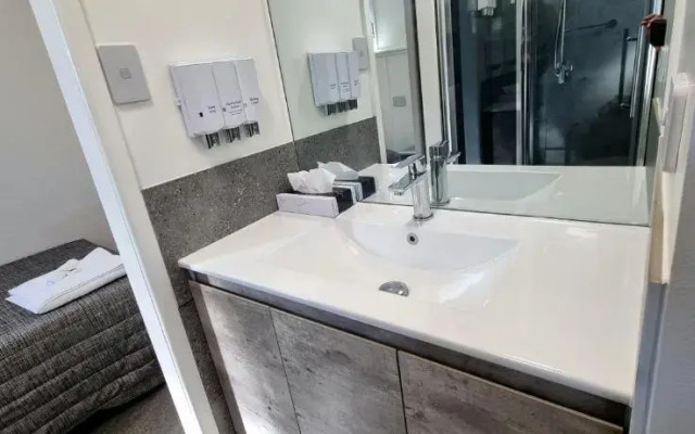Y Motels Kingaroy