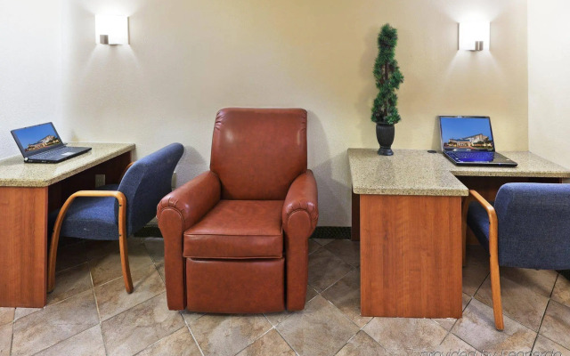 Candlewood Suites Market Center by IHG