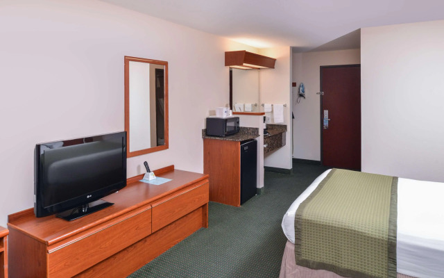 Travelodge Suites by Wyndham Newberg