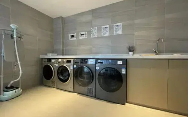 Lixiang Hotel (Funing Hong Kong Road Branch)