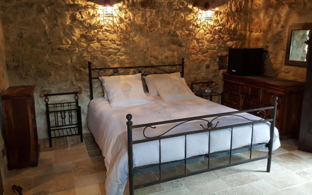 Le Donjon des Combes