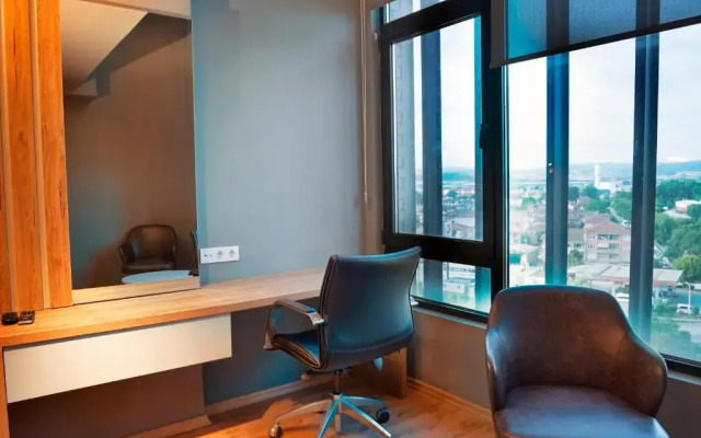 Luxury Residence in 5 star Hotel for Professionals