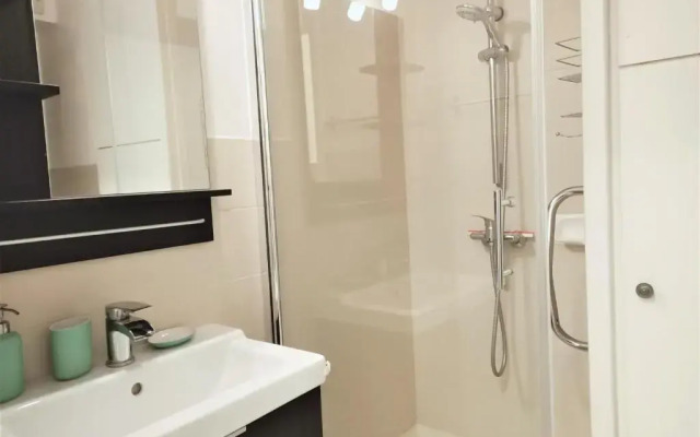 Appartement Aix-les-Bains, 1 pièce, 2 personnes - FR-1-555-37