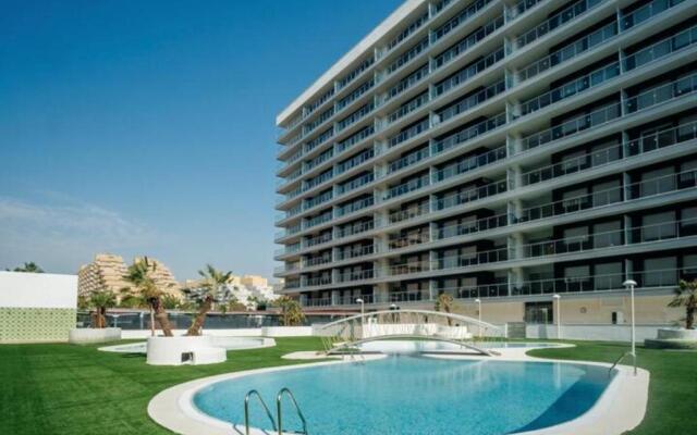 Crystal Modern apt. - 1st Beach Line