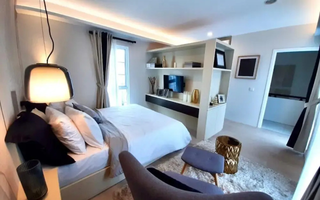 Suite Room by Echa at Alesha House