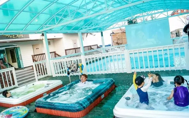 Gyeongju Sea Road Pension [outdoor spa & pool]