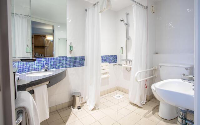Holiday Inn Express Dunfermline by IHG