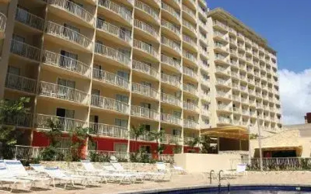 Wyndham Waikiki Beach Walk