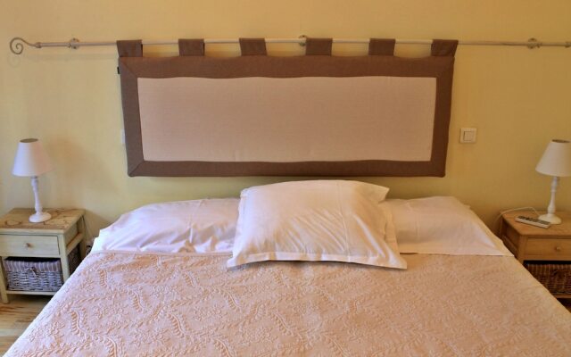 Viva Riviera Cosy 2 Bedrooms balcony