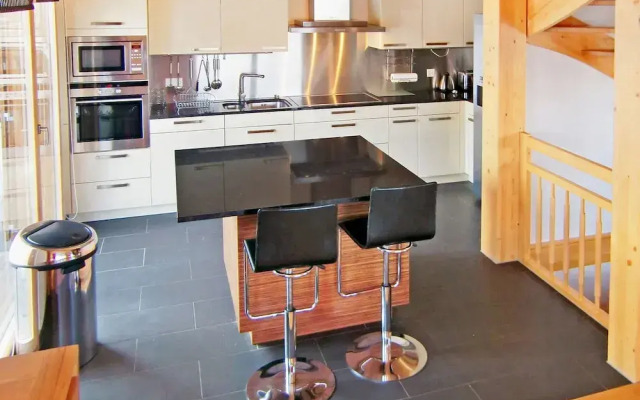 A Luxurious 12 Person Chalet With Superb View