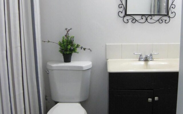 Adib Apartments - 1530 Gilles St, Unit 4 (Basement)