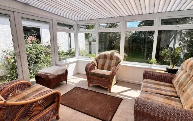 'blue Sky' 2 Bedroom Enclosed Garden Parking, Wifi