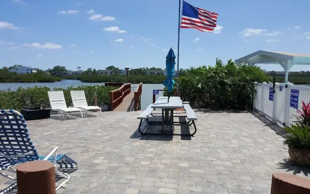 Beautiful Seashell/ Pool Star5vacations