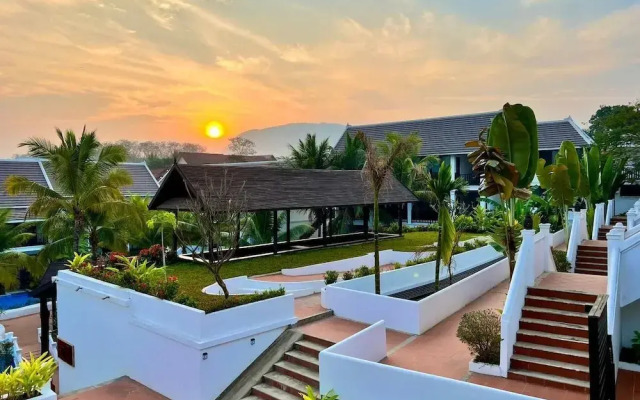 Manyo Hotel and Resort