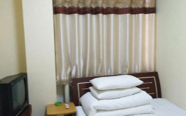 Qingdao Runzhisheng Hotel