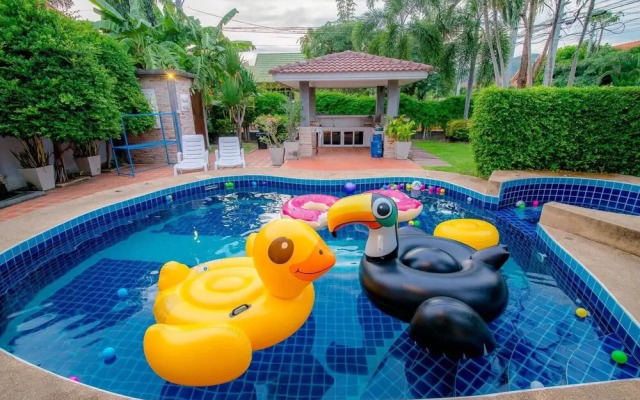 Great Green A Pool Villa