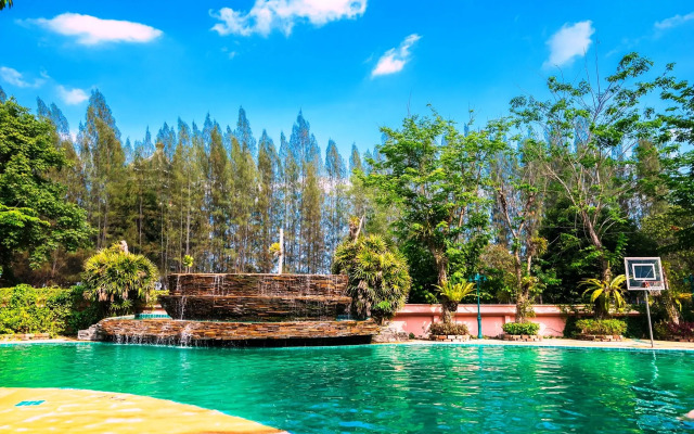 Horseshoe Point Resort