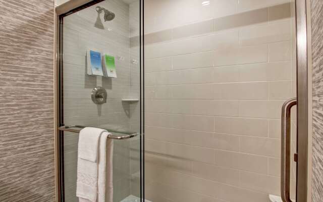 Home2 Suites by Hilton Montreal Dorval