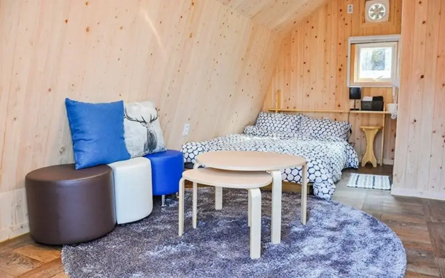 Geojedo Stone Hill Glamping Pension