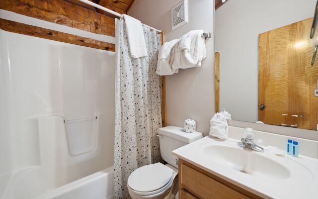 Together Always 1 Bedroom Cabin by Heavenly Views Resort