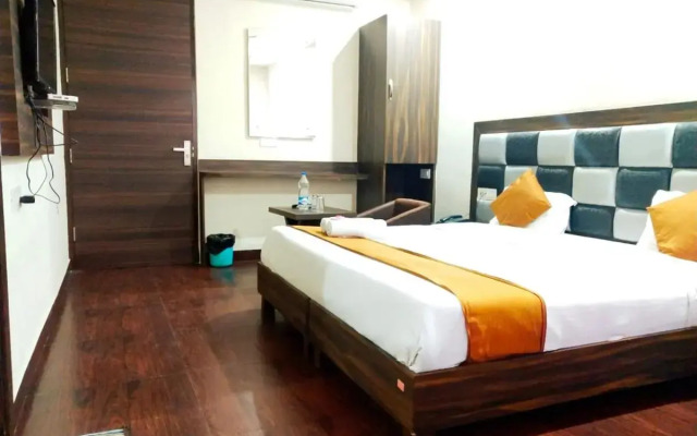 OYO 10318 Hotel Sukhman Residency